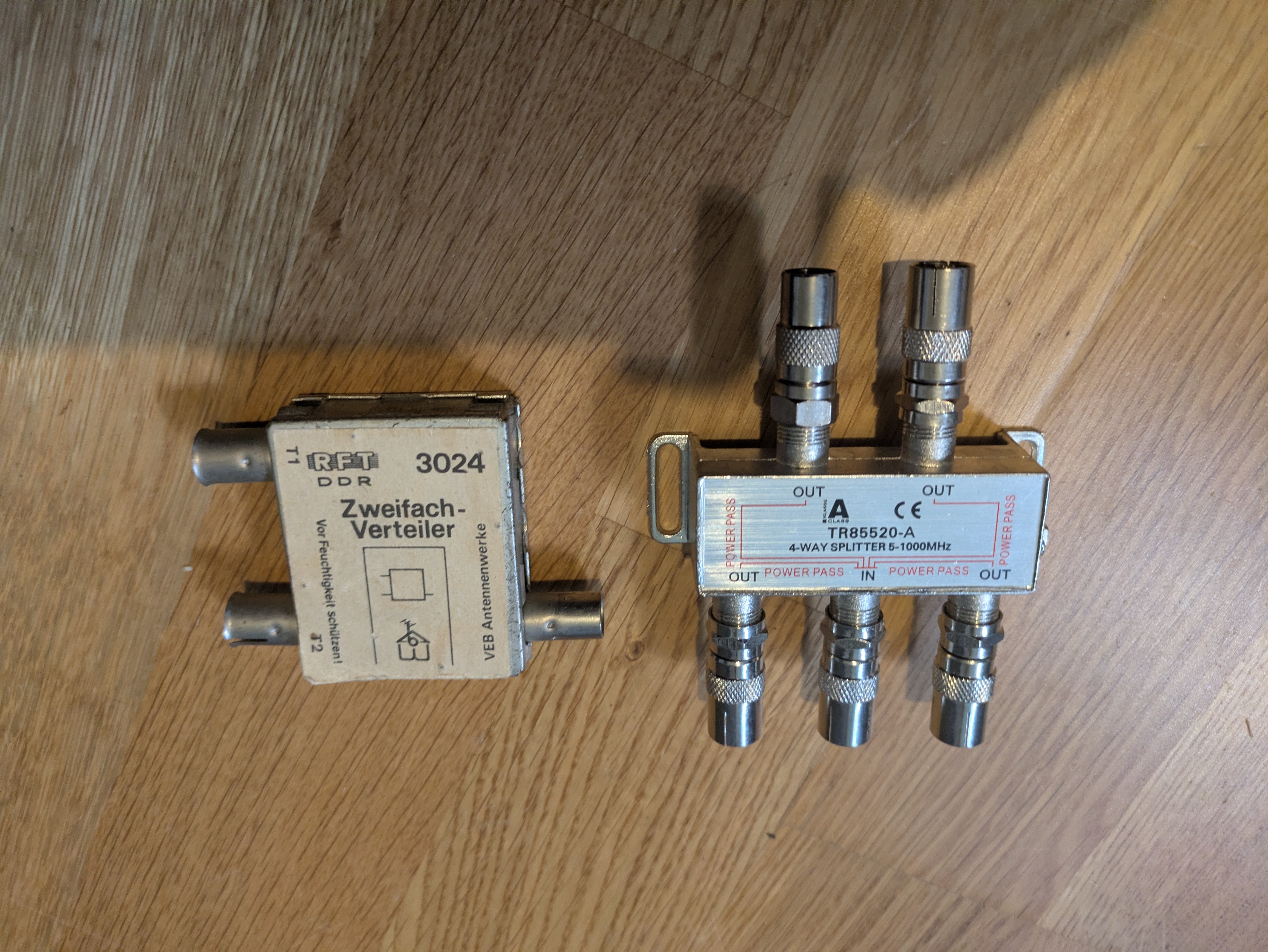 Two Antenna Multiconnectors