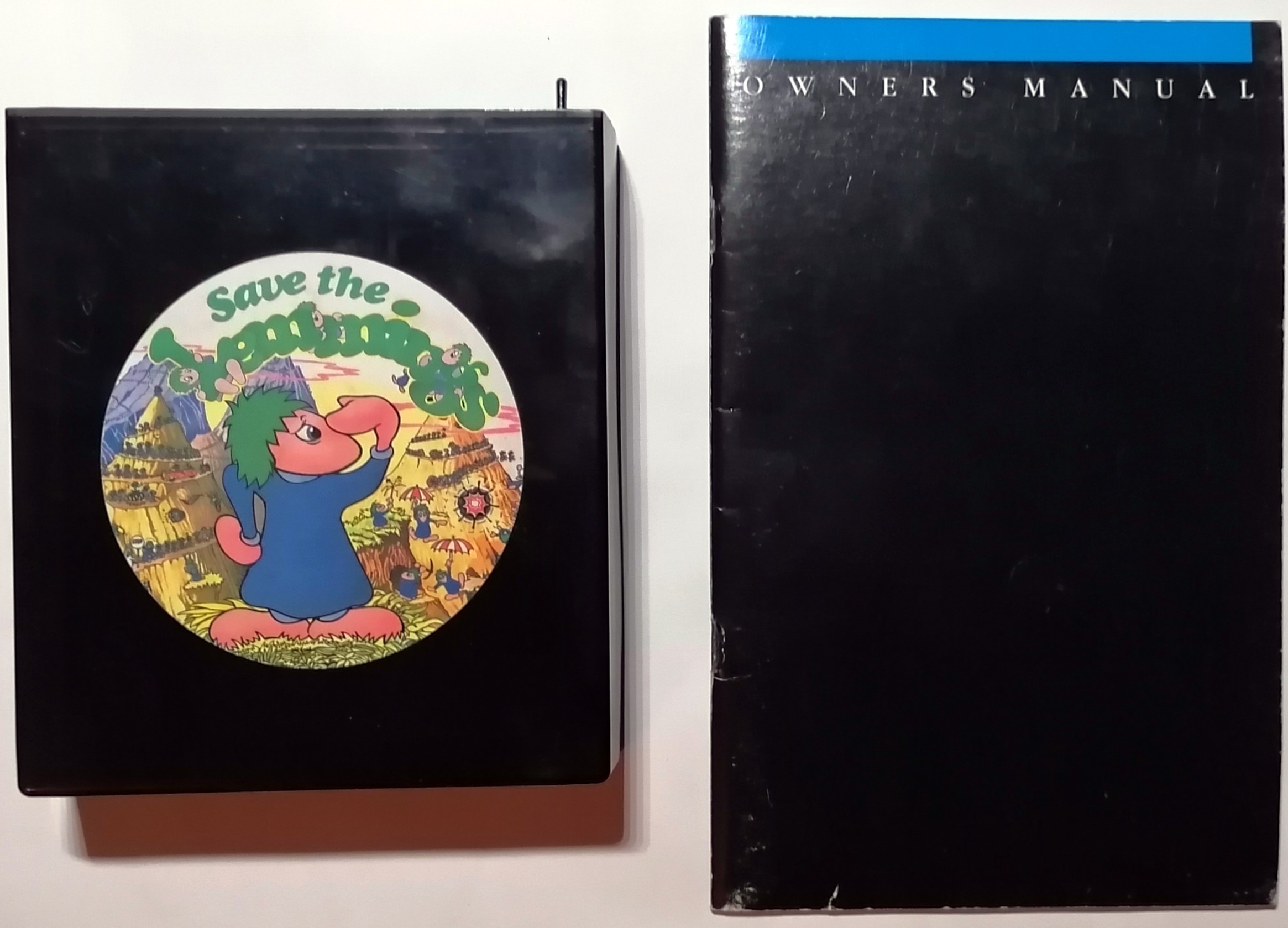 Rockwell 2400 Baud Modem C1901 (1989) + Lemmings Sticker