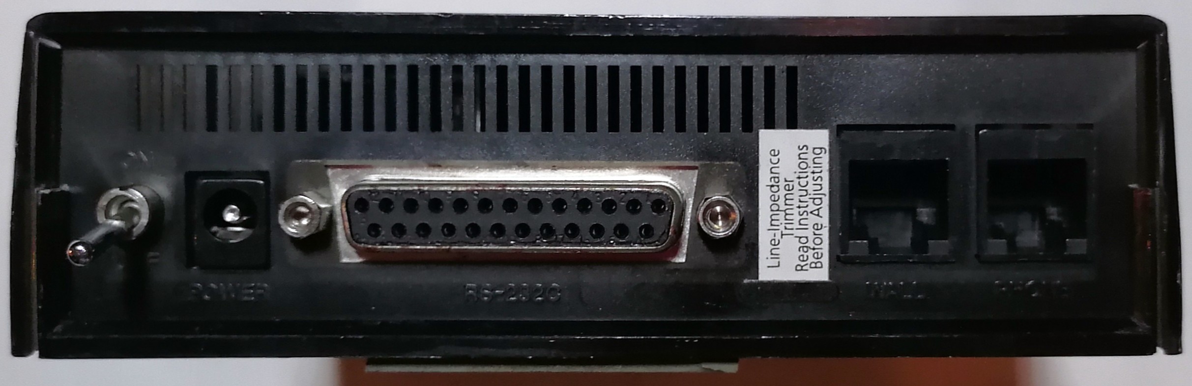 Rockwell 2400 Baud Modem C1901 (1989) + Lemmings Sticker