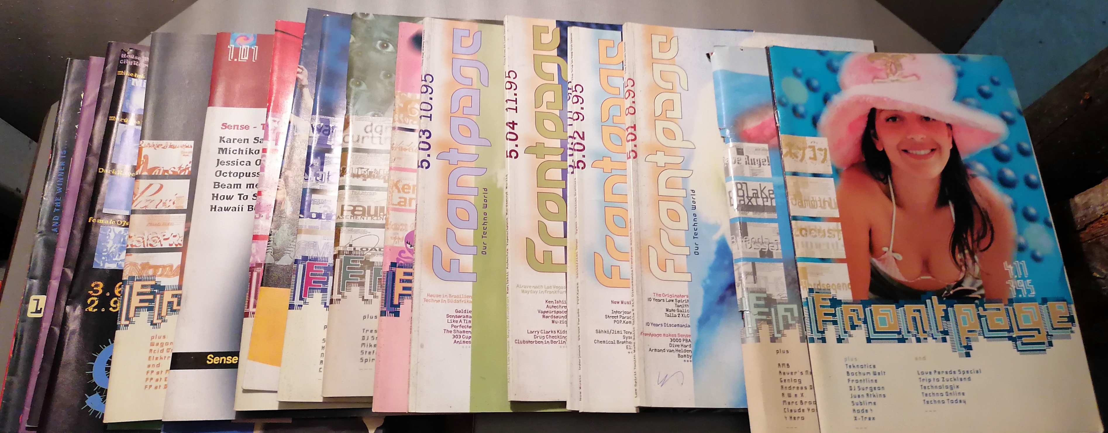 17x FRONTPAGE + 1x SENSE Zeitschriften